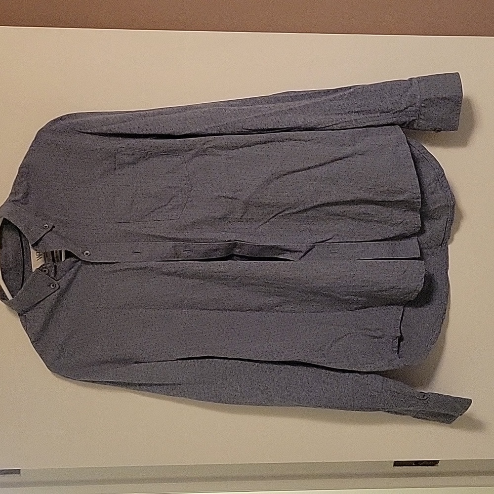 Men's long-sleeved button up. Size med tall